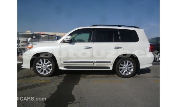 Buy Import Toyota Land Cruiser White Car in Import - Dubai in Andijon Buy Import Toyota Land Cruiser White Car in Import - Dubai in Andijon