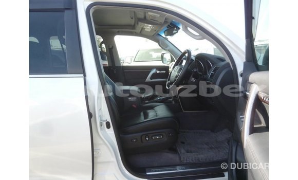 Buy Import Toyota Land Cruiser White Car in Import - Dubai in Andijon Buy Import Toyota Land Cruiser White Car in Import - Dubai in Andijon