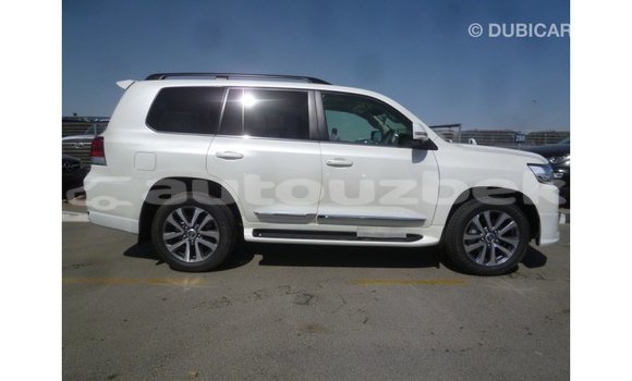 Buy Import Toyota Land Cruiser White Car in Import - Dubai in Andijon Buy Import Toyota Land Cruiser White Car in Import - Dubai in Andijon