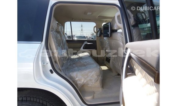 Buy Import Toyota Land Cruiser White Car in Import - Dubai in Andijon Buy Import Toyota Land Cruiser White Car in Import - Dubai in Andijon