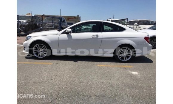Buy Import Mercedes-Benz 190 White Car in Import - Dubai in Andijon Buy Import Mercedes-Benz 190 White Car in Import - Dubai in Andijon