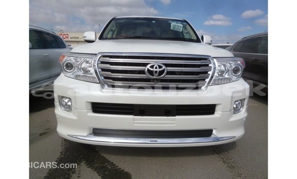 Buy Import Toyota Land Cruiser White Car in Import - Dubai in Andijon Buy Import Toyota Land Cruiser White Car in Import - Dubai in Andijon
