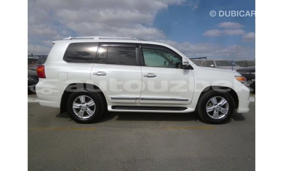 Buy Import Toyota Land Cruiser White Car in Import - Dubai in Andijon Buy Import Toyota Land Cruiser White Car in Import - Dubai in Andijon