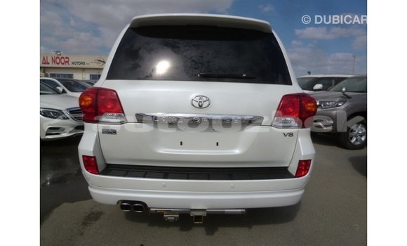 Buy Import Toyota Land Cruiser White Car in Import - Dubai in Andijon Buy Import Toyota Land Cruiser White Car in Import - Dubai in Andijon