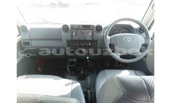 Buy Import Toyota Land Cruiser White Car in Import - Dubai in Andijon Buy Import Toyota Land Cruiser White Car in Import - Dubai in Andijon