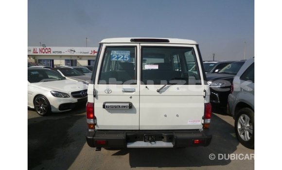Buy Import Toyota Land Cruiser White Car in Import - Dubai in Andijon Buy Import Toyota Land Cruiser White Car in Import - Dubai in Andijon