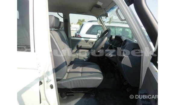 Buy Import Toyota Land Cruiser White Car in Import - Dubai in Andijon Buy Import Toyota Land Cruiser White Car in Import - Dubai in Andijon