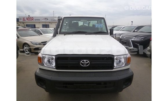 Buy Import Toyota Land Cruiser White Car in Import - Dubai in Andijon Buy Import Toyota Land Cruiser White Car in Import - Dubai in Andijon