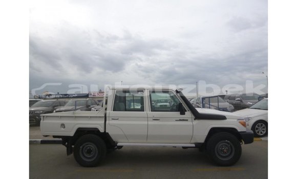 Buy Import Toyota Land Cruiser White Car in Import - Dubai in Andijon Buy Import Toyota Land Cruiser White Car in Import - Dubai in Andijon