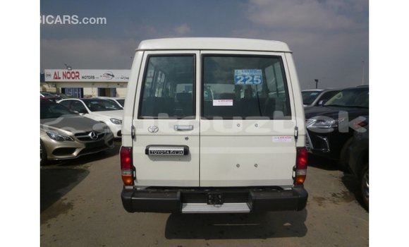 Buy Import Toyota Land Cruiser White Car in Import - Dubai in Andijon Buy Import Toyota Land Cruiser White Car in Import - Dubai in Andijon