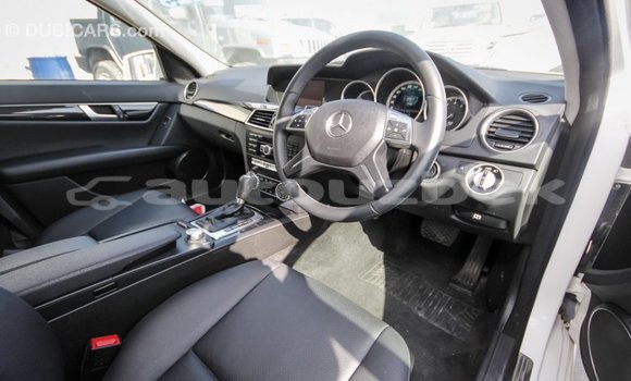 Buy Import Mercedes-Benz 200 White Car in Import - Dubai in Andijon Buy Import Mercedes-Benz 200 White Car in Import - Dubai in Andijon