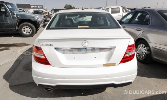 Buy Import Mercedes-Benz 200 White Car in Import - Dubai in Andijon Buy Import Mercedes-Benz 200 White Car in Import - Dubai in Andijon