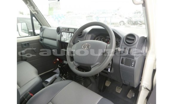 Buy Import Toyota Land Cruiser White Car in Import - Dubai in Andijon Buy Import Toyota Land Cruiser White Car in Import - Dubai in Andijon
