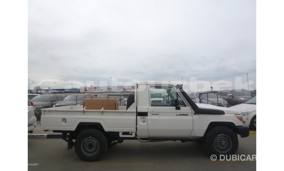 Buy Import Toyota Land Cruiser White Car in Import - Dubai in Andijon Buy Import Toyota Land Cruiser White Car in Import - Dubai in Andijon