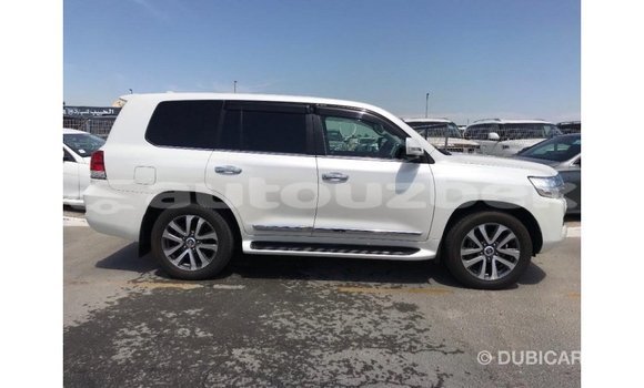 Buy Import Toyota Land Cruiser White Car in Import - Dubai in Andijon Buy Import Toyota Land Cruiser White Car in Import - Dubai in Andijon