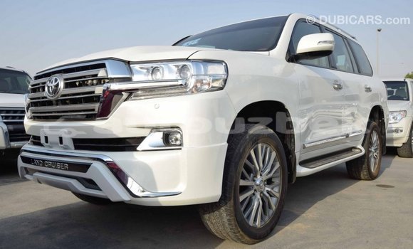 Buy Import Toyota Land Cruiser White Car in Import - Dubai in Andijon Buy Import Toyota Land Cruiser White Car in Import - Dubai in Andijon