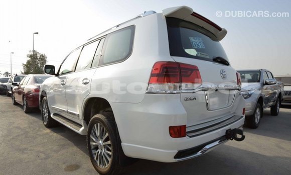 Buy Import Toyota Land Cruiser White Car in Import - Dubai in Andijon Buy Import Toyota Land Cruiser White Car in Import - Dubai in Andijon