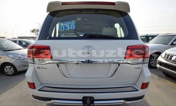 Buy Import Toyota Land Cruiser White Car in Import - Dubai in Andijon Buy Import Toyota Land Cruiser White Car in Import - Dubai in Andijon