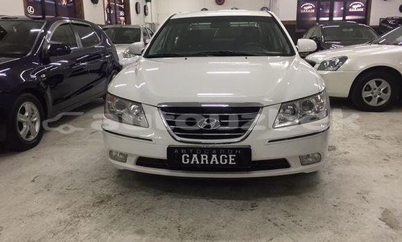 Buy Used Hyundai Sonata White Car in Tashkent in Toskent