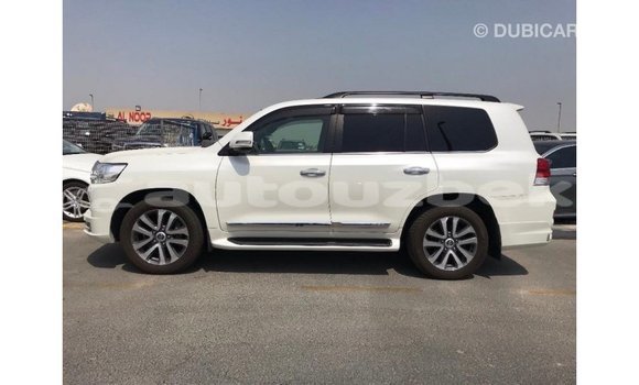 Buy Import Toyota Land Cruiser White Car in Import - Dubai in Andijon Buy Import Toyota Land Cruiser White Car in Import - Dubai in Andijon