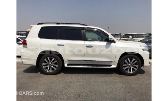 Buy Import Toyota Land Cruiser White Car in Import - Dubai in Andijon Buy Import Toyota Land Cruiser White Car in Import - Dubai in Andijon