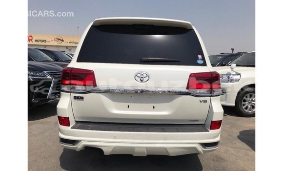 Buy Import Toyota Land Cruiser White Car in Import - Dubai in Andijon Buy Import Toyota Land Cruiser White Car in Import - Dubai in Andijon