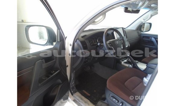 Buy Import Toyota Land Cruiser White Car in Import - Dubai in Andijon Buy Import Toyota Land Cruiser White Car in Import - Dubai in Andijon