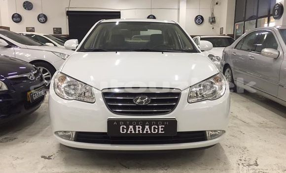 Buy Used Hyundai Avante White Car in Tashkent in Toskent