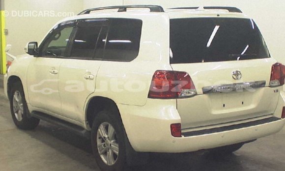 Buy Import Toyota Land Cruiser White Car in Import - Dubai in Andijon Buy Import Toyota Land Cruiser White Car in Import - Dubai in Andijon